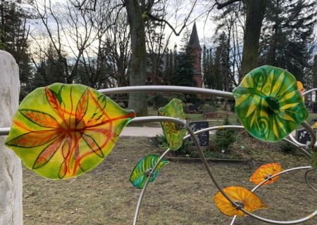 Urnenanlage Blätter im Wind/ Foto: K.Kelsch