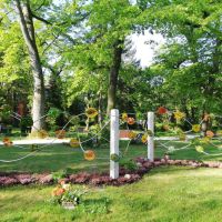 Urnenanlage Blätter im Wind